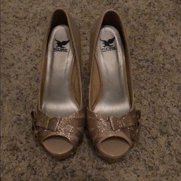 Tan 4 inch heels - Picture 1 of 5
